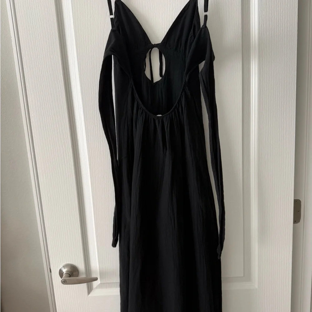 Chic Black Maxi Dress - Picture 4 of 8